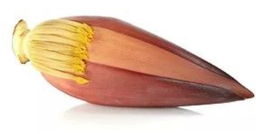 Qora tanli ayollar navbatma-navbat bir-birlarining og‘ziga siyadilar